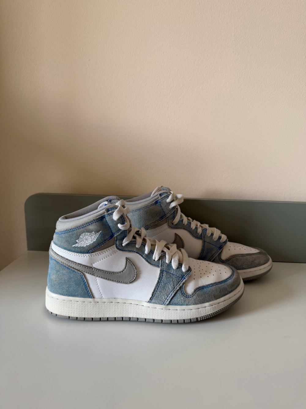 Air Jordan 1 Retro High OG 'Hyper Royal'